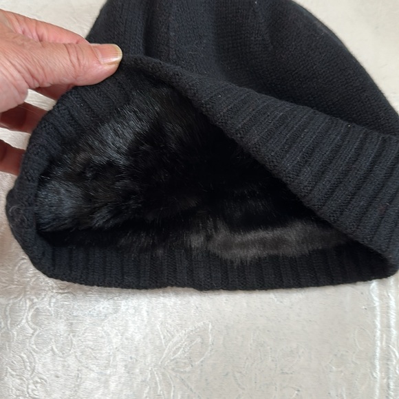 Spyder BEANIE, GLOVE, COWLNECK SCARF - Black - Picture 9 of 15